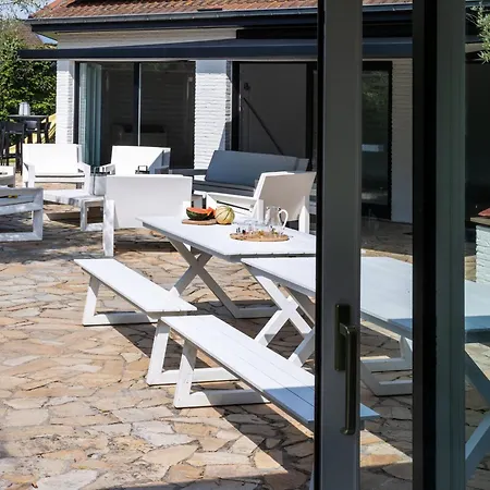 Charming With Indoor Swimming Pool Within Walking Distance From And Town Centre