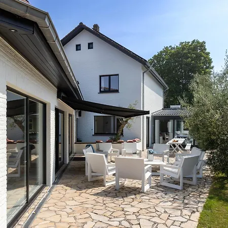 Semesterbostad Heated Pool & Access