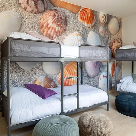 Heated Pool & Access Holiday home *